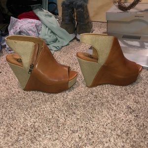 Gianni Bini platform heels